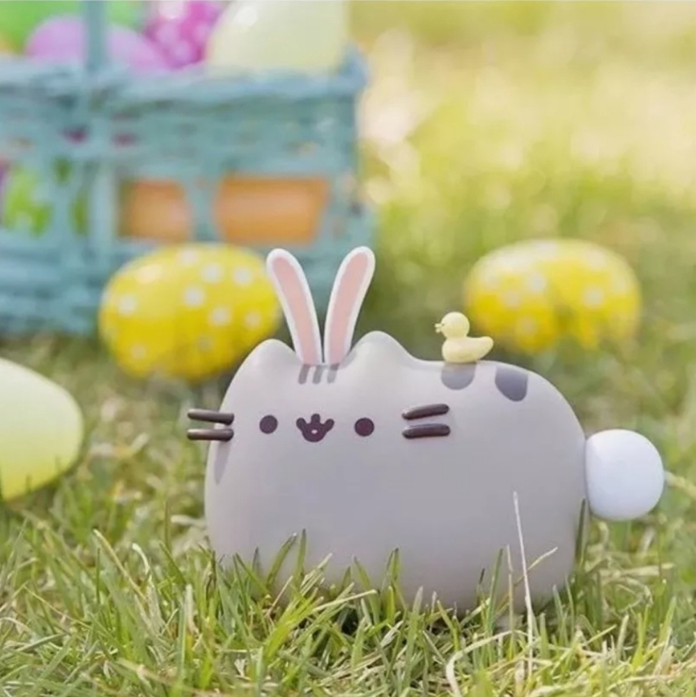Rare Pusheen Easter Bunny Vinyl Figurine NIB